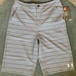 Under Armour Youth Gray Striped Shorts Heat Gear Loose Fit Youth
